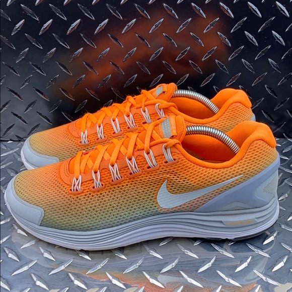 Nike Shoes - NIKE LUNARGLIDE 4